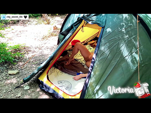 ❤️ Gikuha sa camera Passionate jerk off Stranger in a tent ❤️❌ Anal porn sa amon ☑